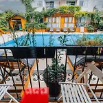 텐 아파트호텔 4*