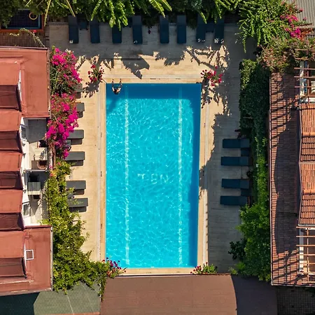 Ten Apart Hotel