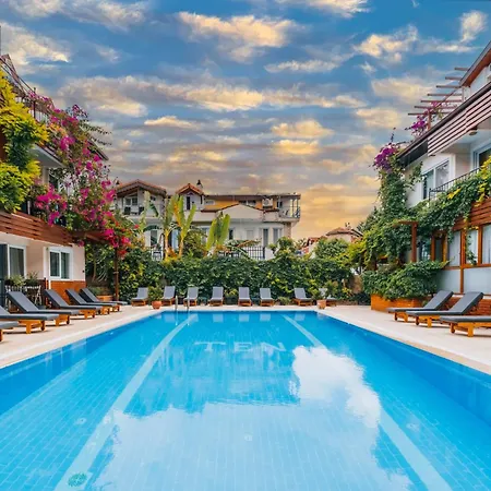 Ten Apart Hotel 3*