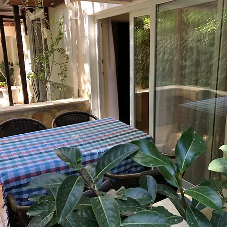 Ξενοδοχείο με διαμερίσματα Ten Apart Hotel