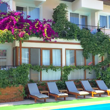 Ξενοδοχείο με διαμερίσματα Ten Apart Hotel 4*