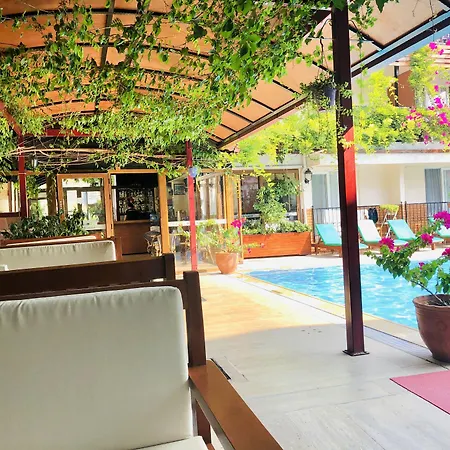 Ξενοδοχείο με διαμερίσματα Ten Apart Hotel 4*