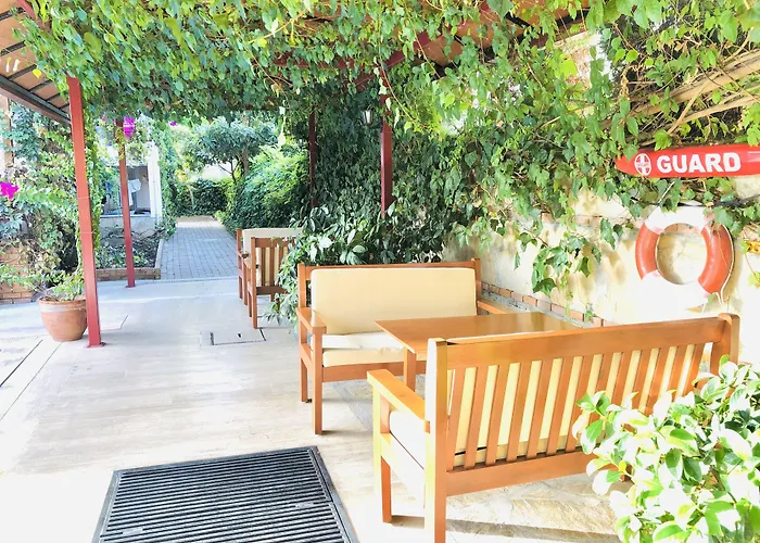 Ten Apart Hotel 4*