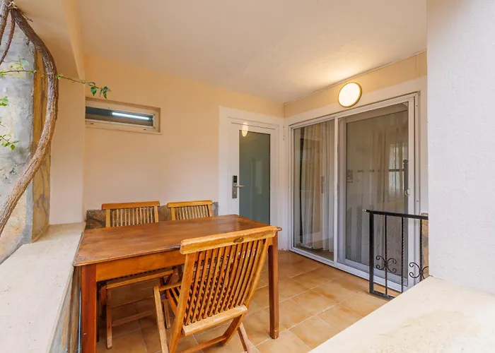 Ten Apart Hotel 4*